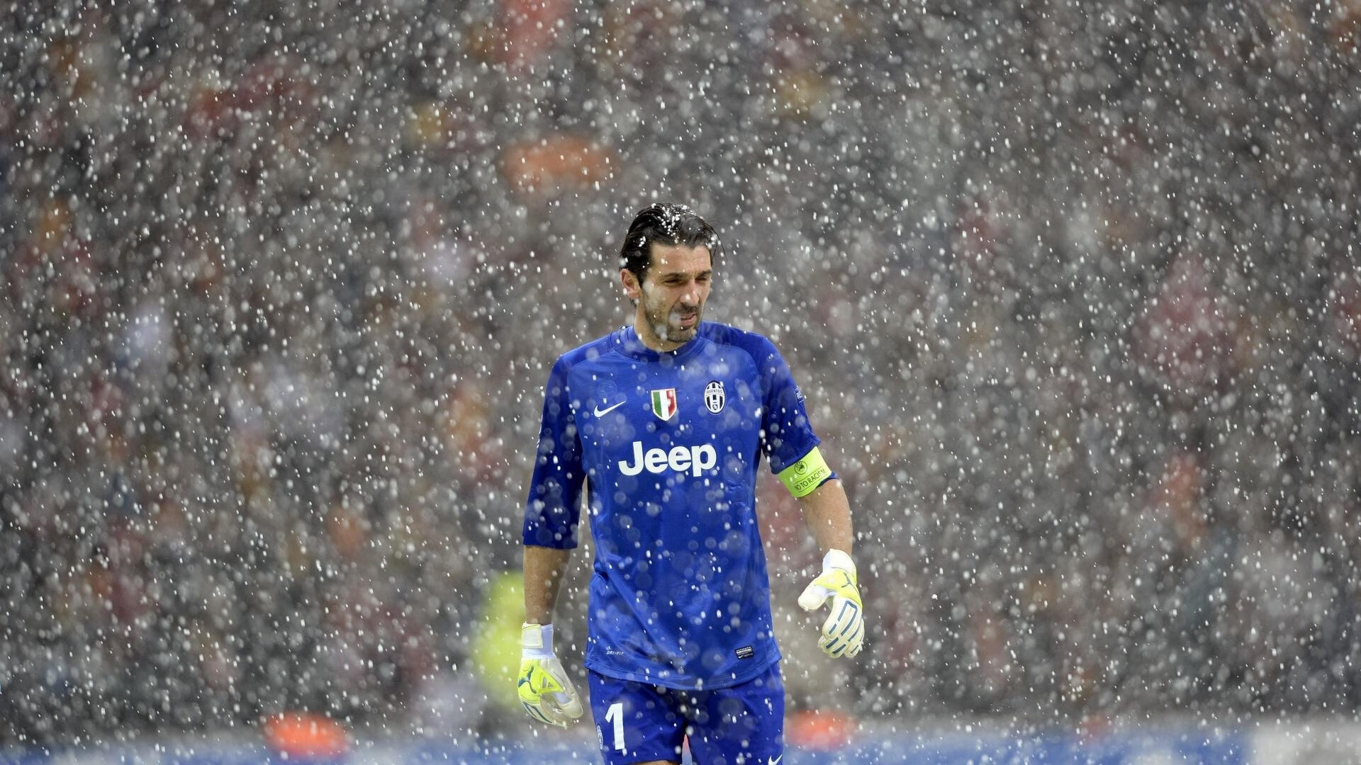 KY Sports-UFC选手咬掉对手护具惹争议：格斗界的“边界”再度被挑战